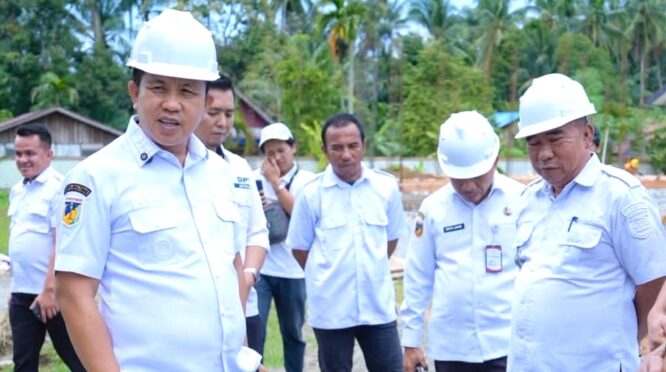 Bupati Morowali Iksan Baharudin Abdul Rauf melakukan monitoring di Kecamatan Witaponda, Rabu 8 Juli 2026. Foto: Istimewa.