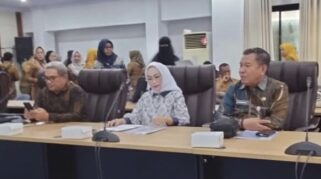 Wakil Bupati Morowali, Iriane Iliyas (tengah), saat menghadiri Workshop dan Sosialisasi Opini Penilaian Maladministrasi Penyelenggaraan Pelayanan Publik Tahun 2026 yang berlangsung di Ruang Polibu, Lantai III, Kantor Gubernur Sulawesi Tengah, Selasa 21 Juli 2026. Foto: IKP Morowali.