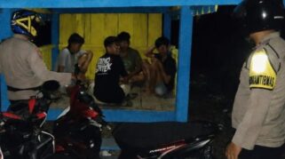 Polsek Witaponda menggelar patroli malam dalam Kegiatan Rutin yang Ditingkatkan (KRYD), Kamis malam 27 Agustus 2026 di Desa Ungkaya. | Foto: Polsek Witaponda.