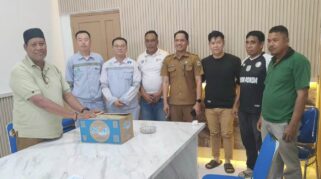Suasana penyerahan kompensasi Rp5 ribu per metrik ton dari PT Alaska Dwipa Perdana ke empat desa lingkar tambang, Selasa 22 September 2026. | Foto: Ext-ADP.
